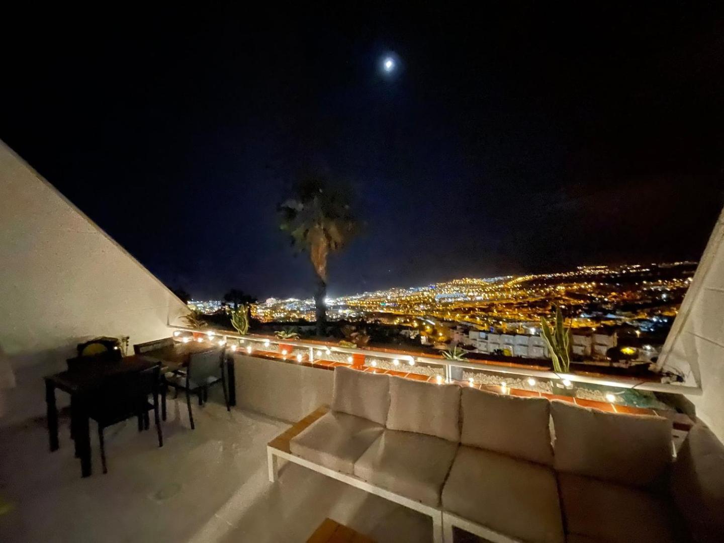 Ocean View, Two Bedroom With Heated Pool In Sunset Complex Appartamento